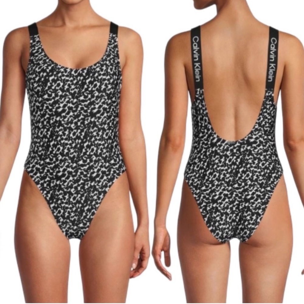 Calvin Klein Women's Black and White One-Piece Swimsuit - Size Medium